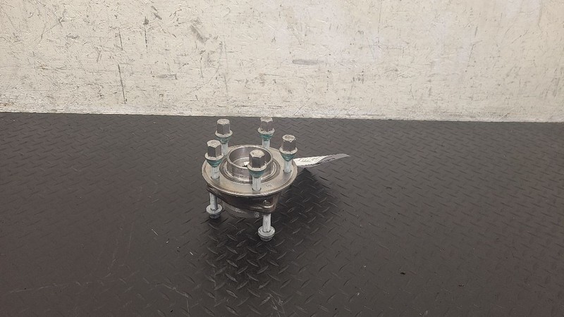 24-25 Buick Envista Front Hub Assembly OEM 13546938