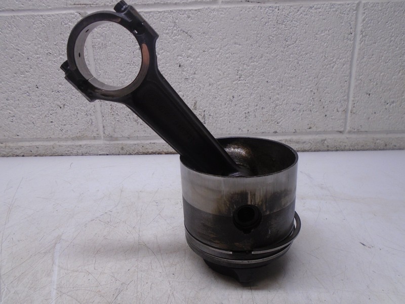 CD4 Johnson Evinrude Piston 318711 0318711 319272 0319272