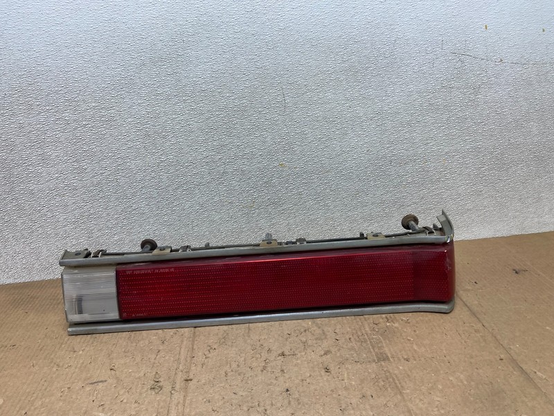1984 to 1985 Buick Lesabre Right Passenger RH Side Tail Light aa7041 DG