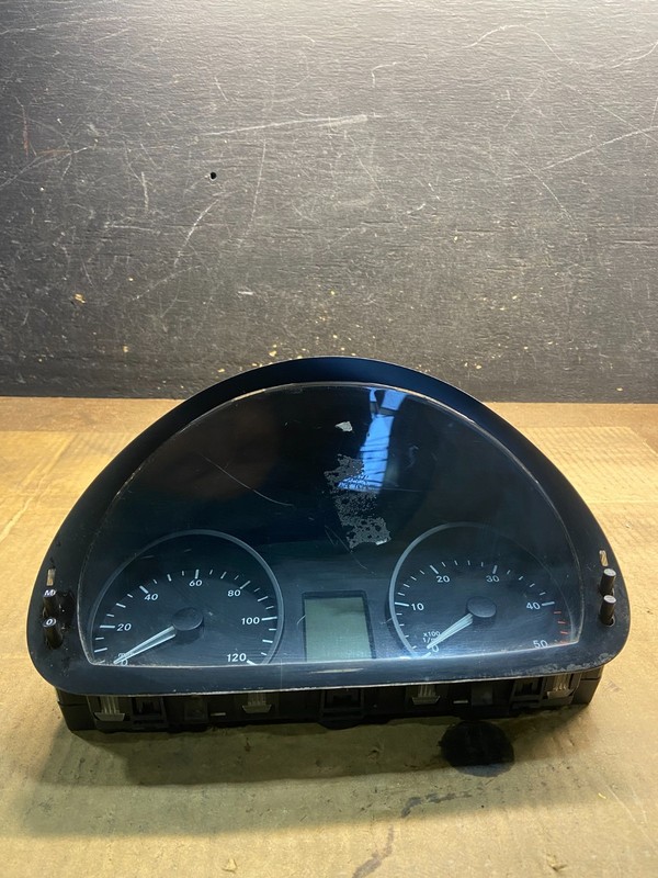2007 to 2009 Mercedes Sprinter 2500 3500 Instrument Speedometer Cluster y4603 DG