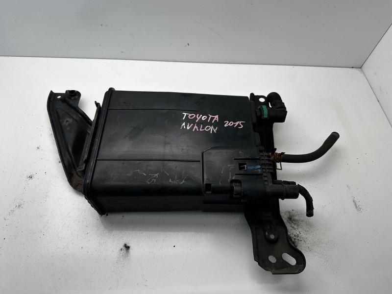 2012-2018 TOYOTA AVALON CAMRY Fuel Vapor Evaporator Canister 77740-06180 OEM