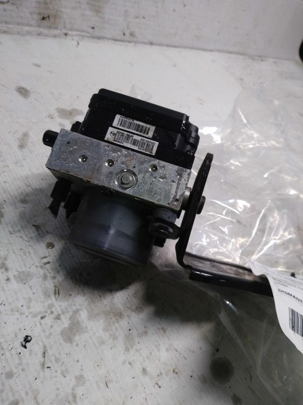 Used ABS Pump and Motor Assembly fits: 2021 Hyundai Venue actuator and pump asse