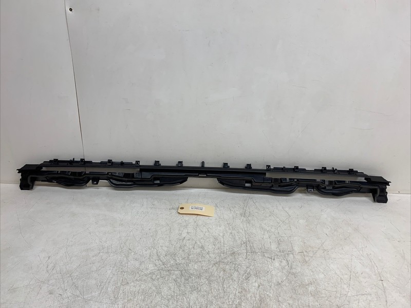20-22 TESLA Y DASH DASHBOARD INSTRUMENT PANEL WINDSHIELD DEFLECTOR 48039 M6