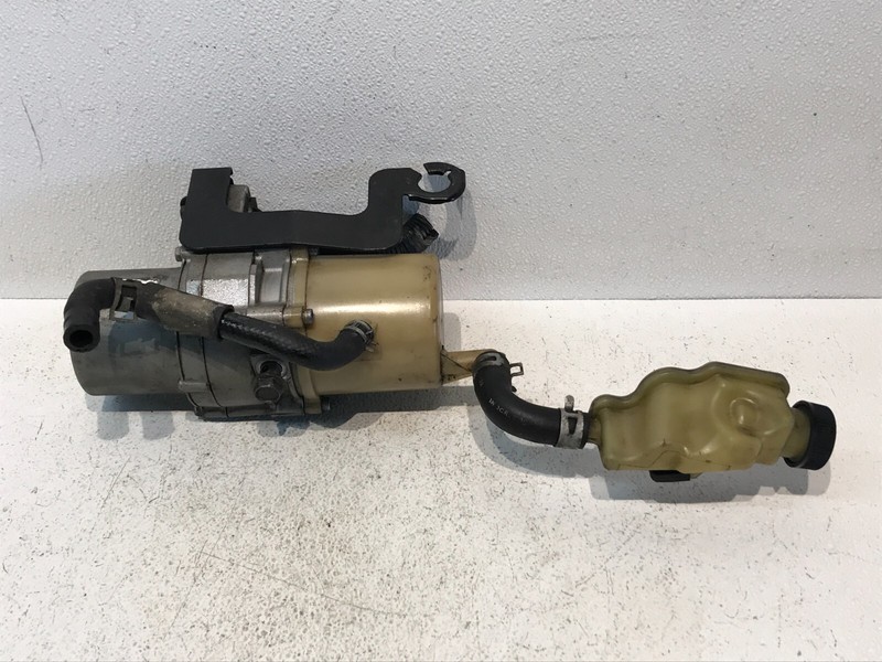 2010-2013 MAZDA 3 ELECTRIC POWER STEERING PUMP MOTOR RESERVOIR OEM