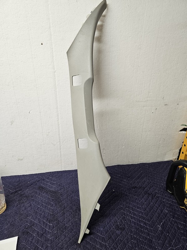OEM 2013Ford E-150 E-250 Right Pillar Trim Cover