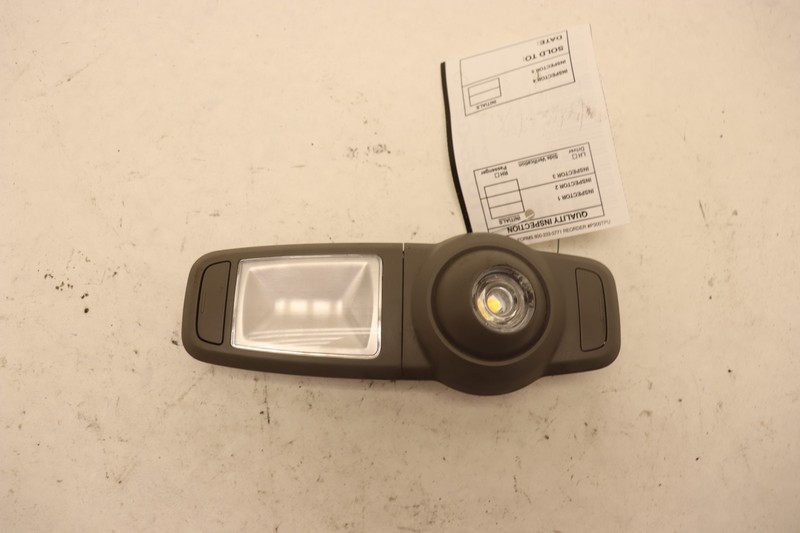 2018-2023 PETERBILT 579 PACCAR INTERIOR DOOR DOME LAMP LIGHT P54-1213-101720 OEM