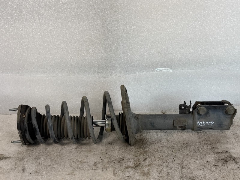 2005 Lexus ES330 Rear Passenger Right Strut OEM 112k Miles #020