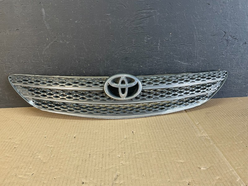 2002 2003 2004 Toyota Camry Front Upper Grill Grille OEM AE3713 DG
