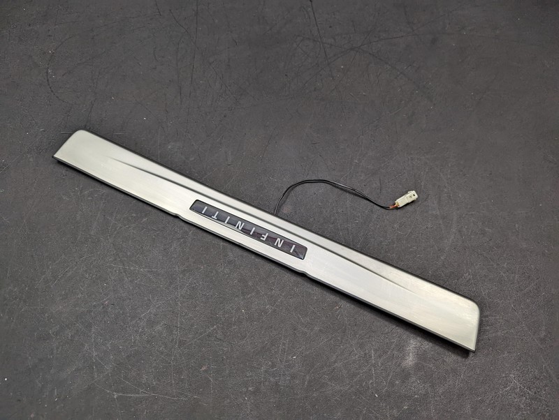 Front Right Door Sill Scuff Plate Insert 2017 Infiniti QX50 G6950-5UB00 2016