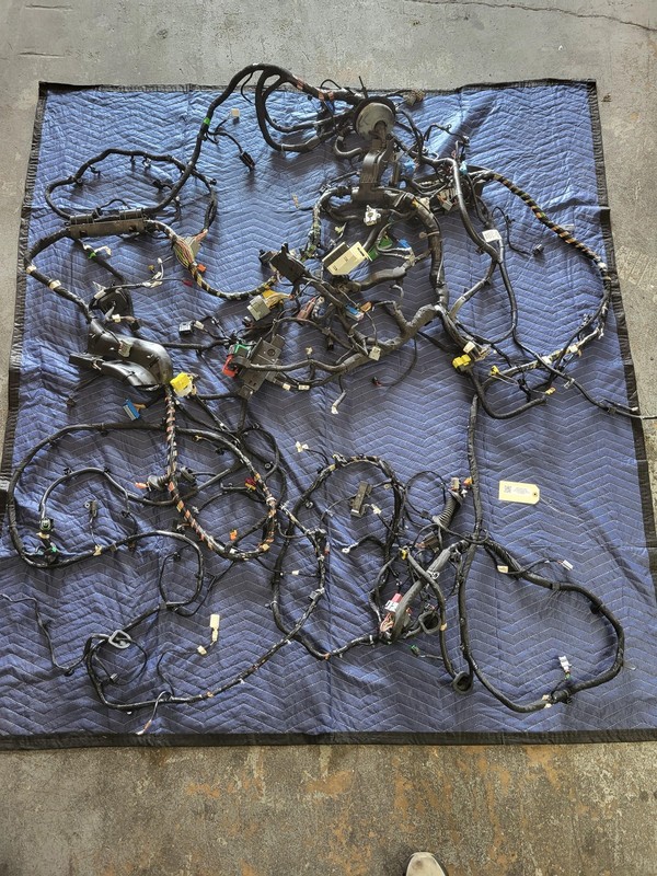 Used Oem Jeep Dashboard Panel & Body Wiring Harness 68500328AD for 2022 Compass