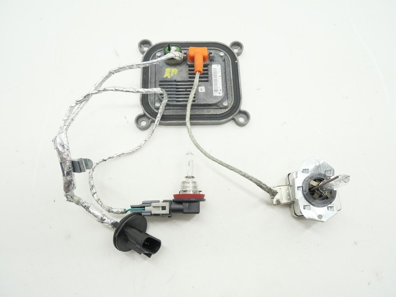 2005-2013 Chevrolet Corvette C6 Xenon Headlight Ballast Igniter 37591401 OEM
