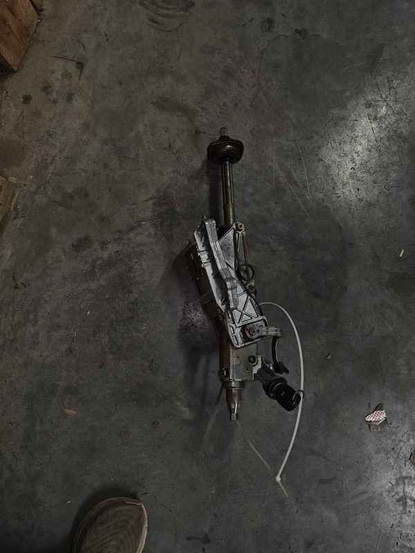 2010-2014 FORD MUSTANG Steering Column Floor Shiftwith Key