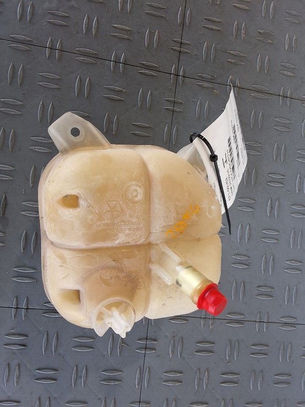 Coolant Reservoir Fits 14-18 CHEROKEE 3511447