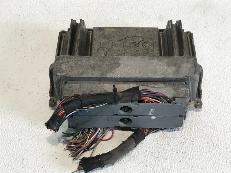 00-03 Isuzu Rodeo Engine Computer ECU OEM 3.2L 8122063690