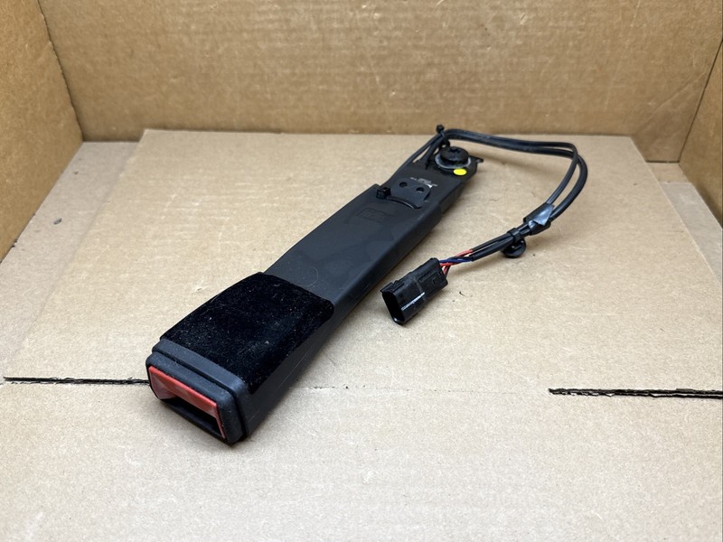 2017-2020 Ford Fusion Front Right Passenger Side Seat Belt Seatbelt Buckle Black