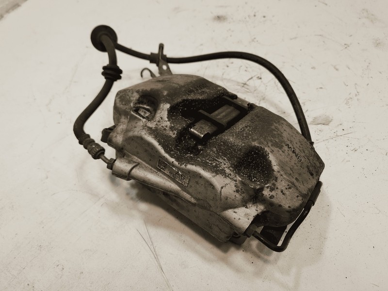 2018 - 2022 BMW 530E G30 FRONT RIGHT PASSENGER SIDE DISC BRAKE CALIPER OEM