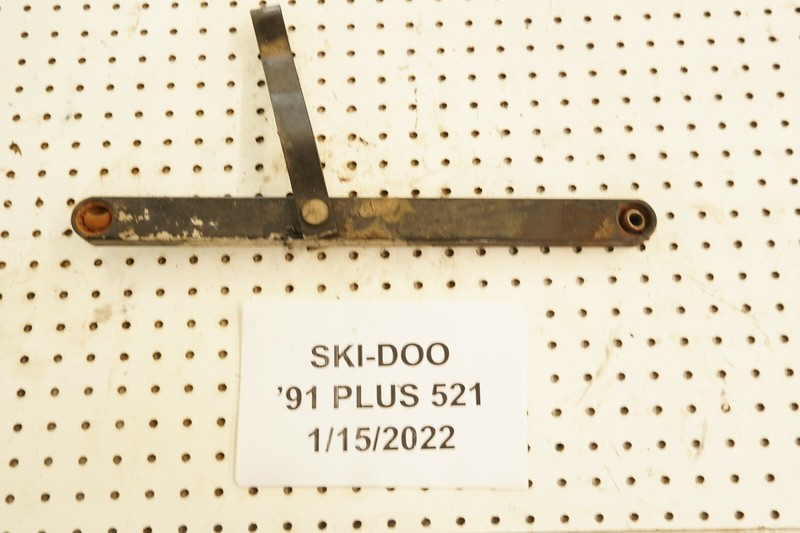 Ski-doo Formula Plus 521 RH lower control armAssy PRS Chassis 506084300