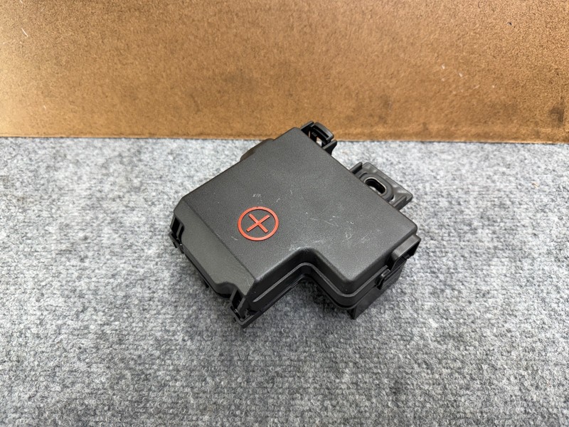 GENESIS G70 2019-2025 OEM BATTERY POSITIVE FUSE TERMINAL FUSIBLE LINK ASSEMBLY