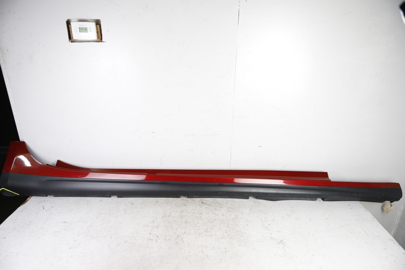 2014 - 2017 Maserati Ghibli M157 Passenger Right Rocker Panel Side Skirt Red OEM