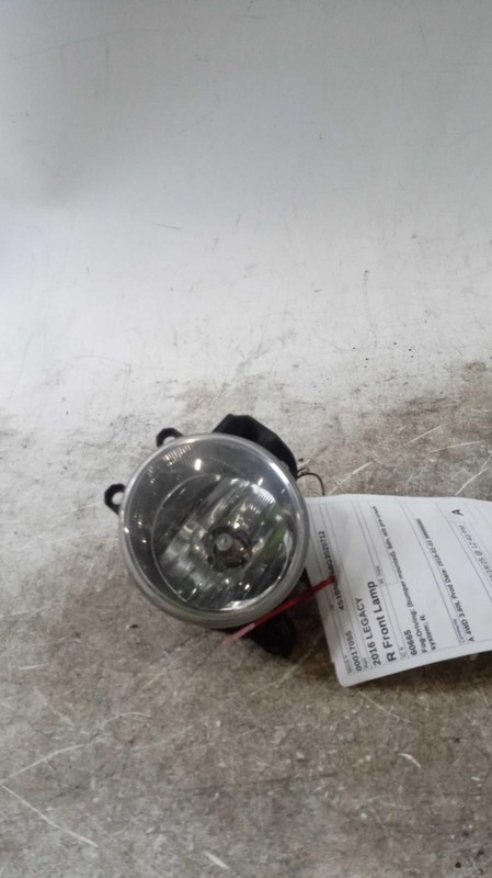 2016 Subaru Legacy Right Fog Light Assembly Black 105543 Used 92k Miles
