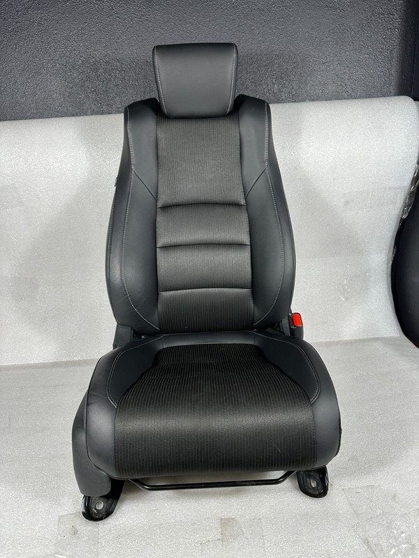 20 HONDA ACCORD SPORT SEAT FRONT PASSENGER BLACK CLOTH AND LEATHER NON HEATED