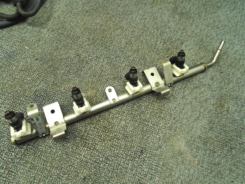 FUEL DELIVERY PIPE ASSY 2 w INJECTORS 6AW-13170-00-00 YAMAHA '07-'11 F300-350 HP