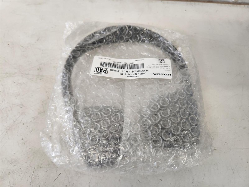 2018-2025 Honda Pilot Entertainment Headphones 39597-Tg7-A010 Head Phone