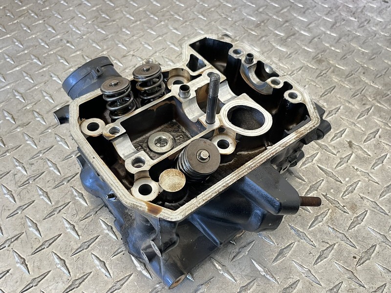03 Honda VT 750 Shadow Engine Motor Rear Cylinder Head VT750