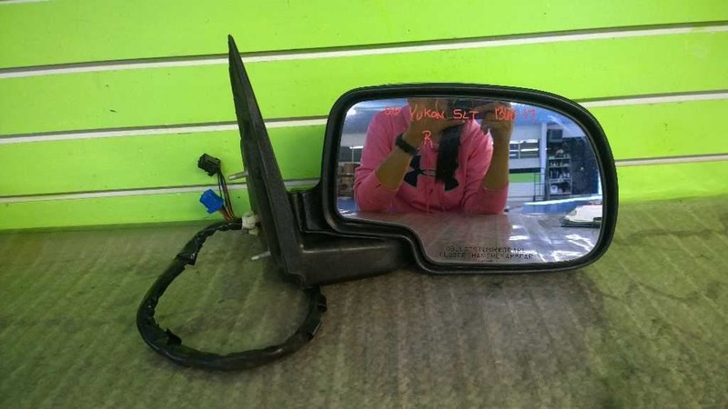 06 GMC YUKON PASSENGER RIGHT SIDE VIEW MIRROR OEM 1360-17