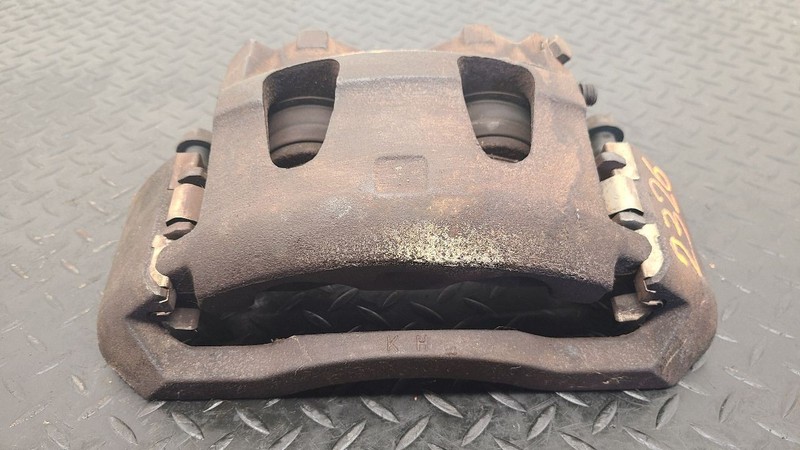 95-99 Ford E250 Van Front Right Passenger Brake Caliper OEM F6UZ-2B120-FA