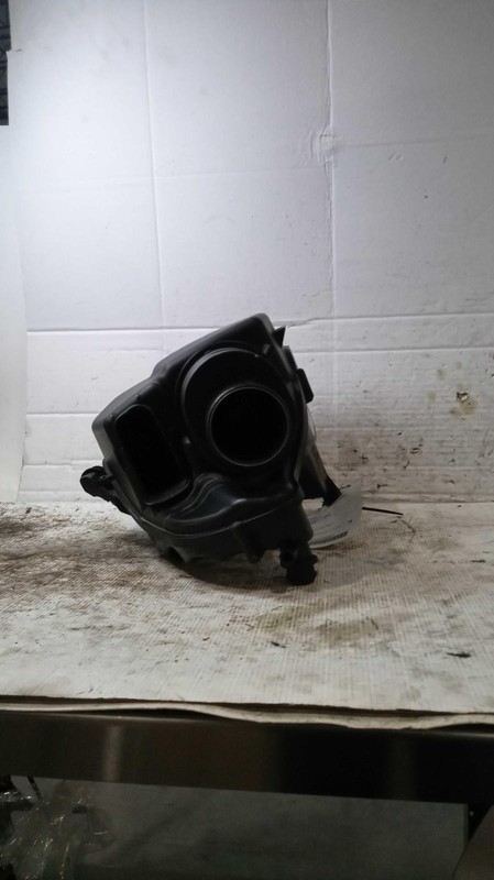 2018 Chevrolet Cruze Air Cleaner Assembly OEM 39037482 Used 112K Miles