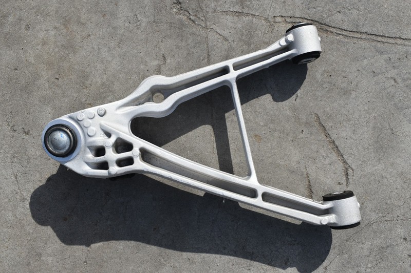 1997-04 CORVETTE C5 RH PASSENGER SIDE REAR LOWER CONTROL ARM 10233635 OEM *USED*