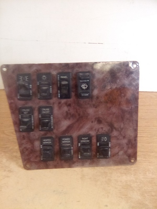 International 9200 Dash Switch Panel "READ DESCRIPTION"