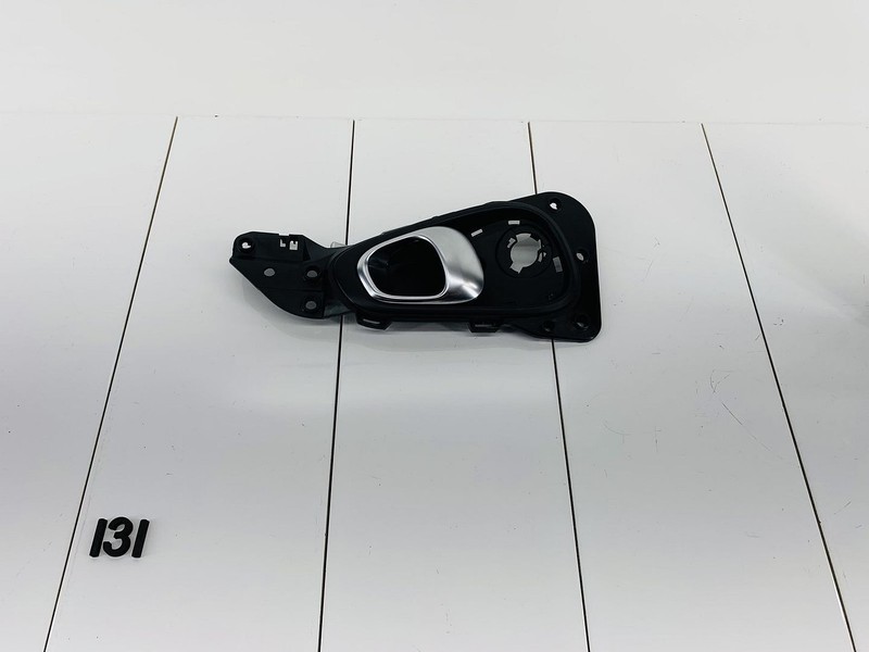 14-16 FIAT 500L FRONT RIGHT PASSENGER SIDE INTERIOR DOOR HANDLE & BRACKET OEM