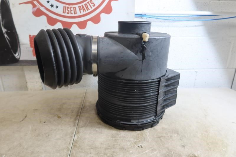 2005-2009 International CF500 OEM Original Air Intake Cleaner Box Assembly