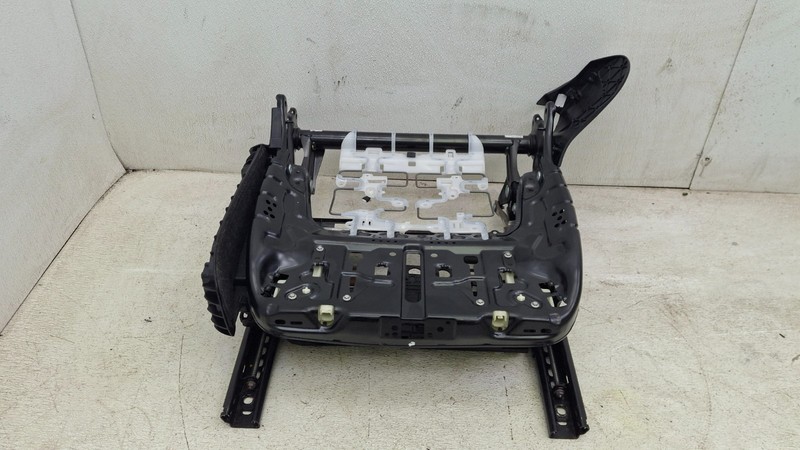 2011 - 2016BMW 528I F10 FRONT RIGHT LOWER SEAT TRACK RAIL FRAME W/ MOTOR OEM