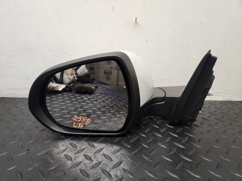 24-25 Buick Envista Left Driver Door Mirror W/ Turn Signal White OEM 42888019