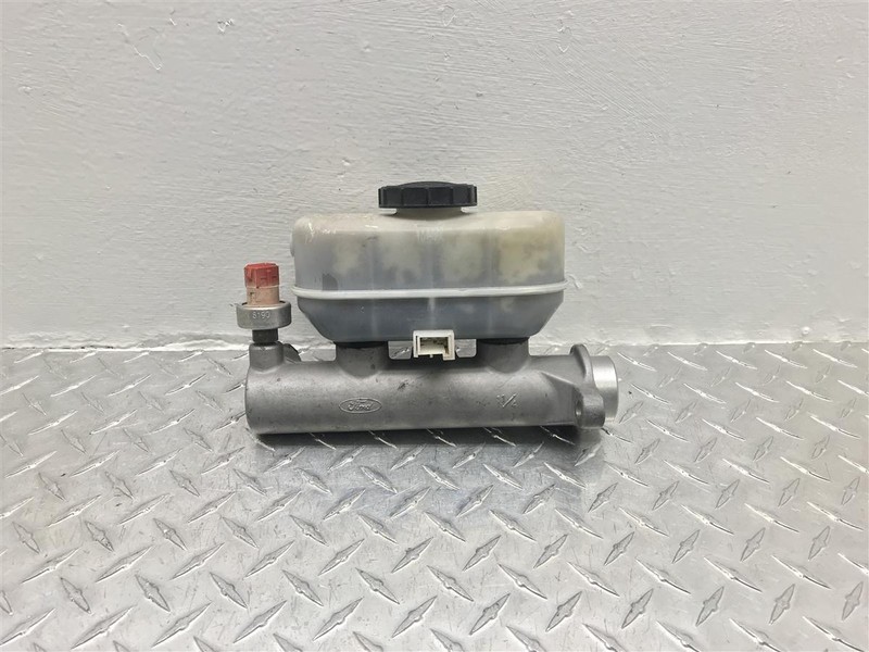 97 98 99 5.4L NAVIGATOR EXPEDITION F250 BRAKE MASTER CYLINDER OEM 541-01052
