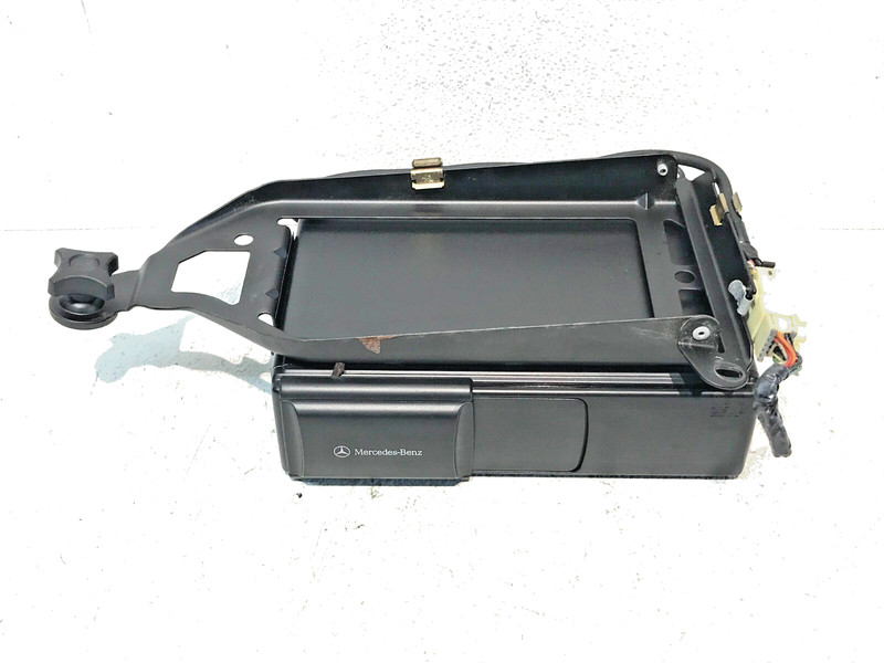 98-00 Mercedes W163 ML430 CD Changer 6 Disk Player OEM A1638201389