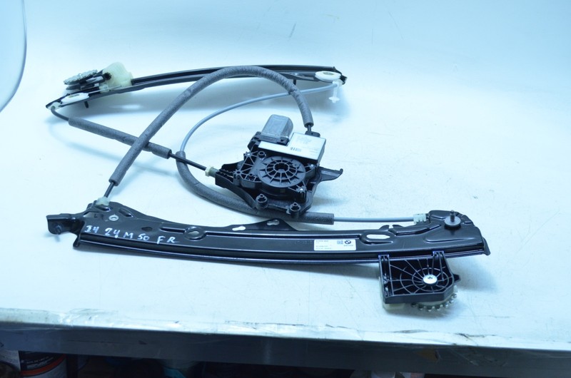 22-24 BMW i4 G26 FRONT RIGHT PASSENGER DOOR WINDOW REGULATOR W/ MOTOR OEM