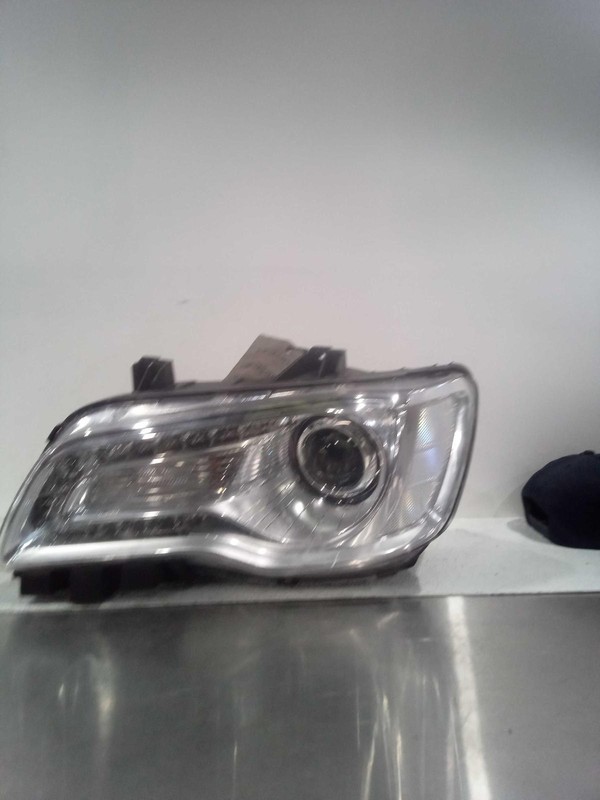 2019 Chrysler 300 Left Headlight Assembly Grey LH 521358 Used, Scratched Lens
