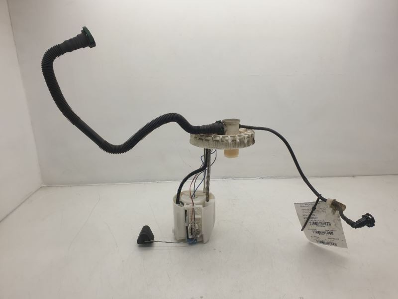 12-18 TOYOTA PRIUS C TWO 1.5L 4CYL FWD FUEL PUMP ASSEMBLY