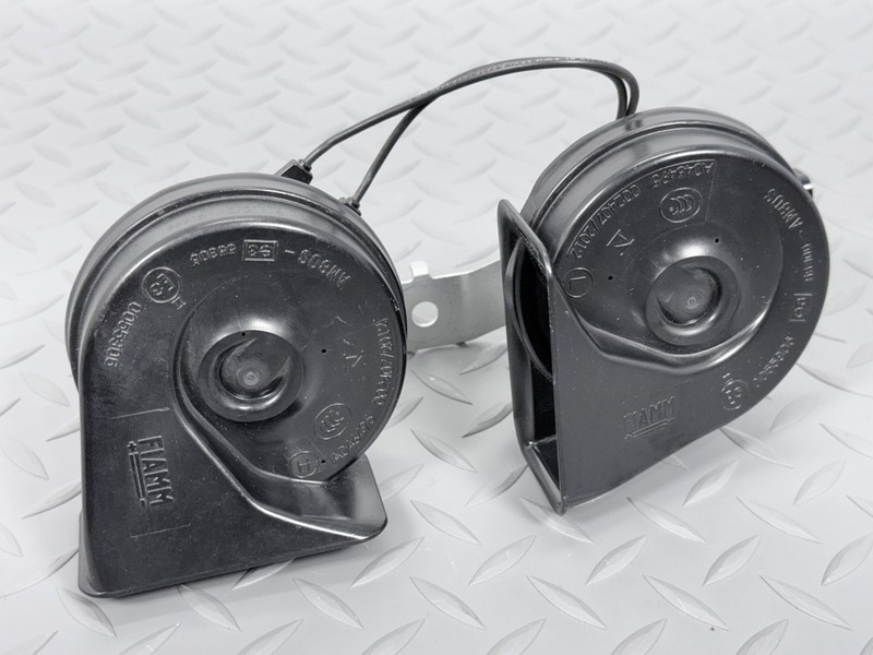 ✅ 14-17 RAM 1500 Classic 2500 3500 OEM DUAL HORN SET w/ BRACKET High Low FIAMM