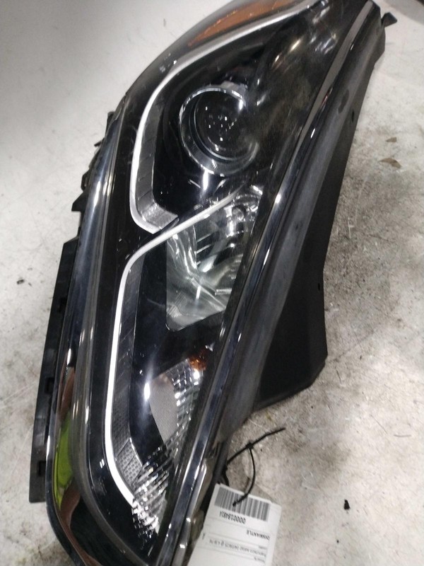 2018-2019 Hyundai Sonata Right Headlight Assembly Grey 653128 Used 86K Miles