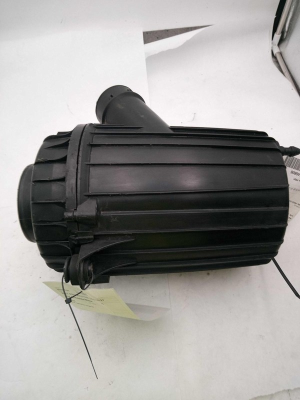 2017 RAM ProMaster 1500 Van Air Cleaner Assembly OEM 68195000AA Used 139K