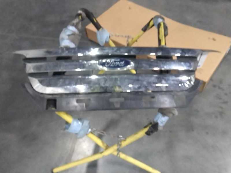 2012 Ford Fusion Silver Grille OEM AE5Z8200A Used 84000 Miles