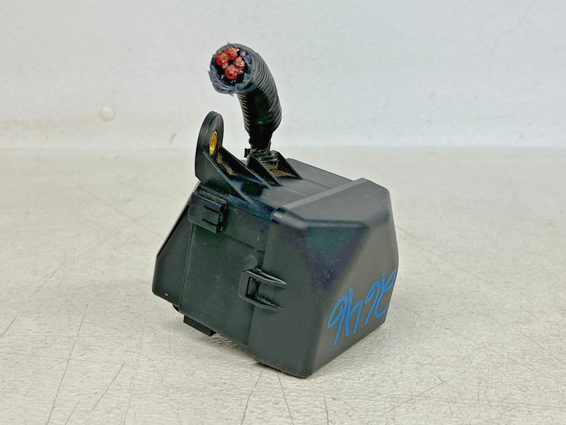 ⭐2004-2006 LEXUS LS430 ENGINE ROOM BAY FUSE RELAY BOX & COVER ASSY OEM LOT2646