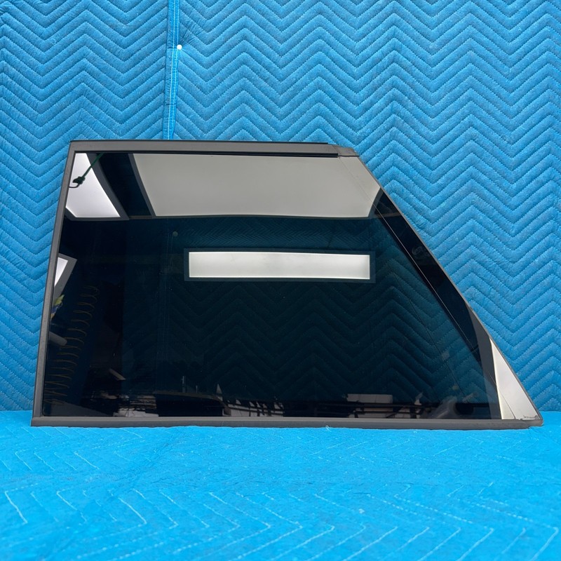 2010–2012 Range Rover L322 Rear Left Quarter Glass OEM 43R001604