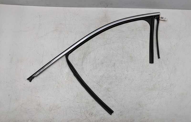 Front Left Door Molding w/ Run Channel 2020 Cadillac CT5 84711077 2021