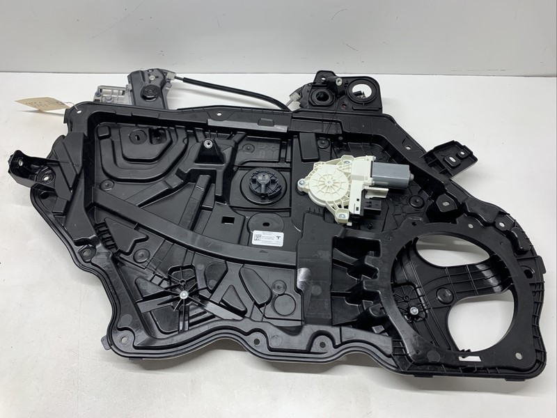 Tesla Model Y Front Left Window Regulator Motor Closeout 1495510-00-G 5302 S1